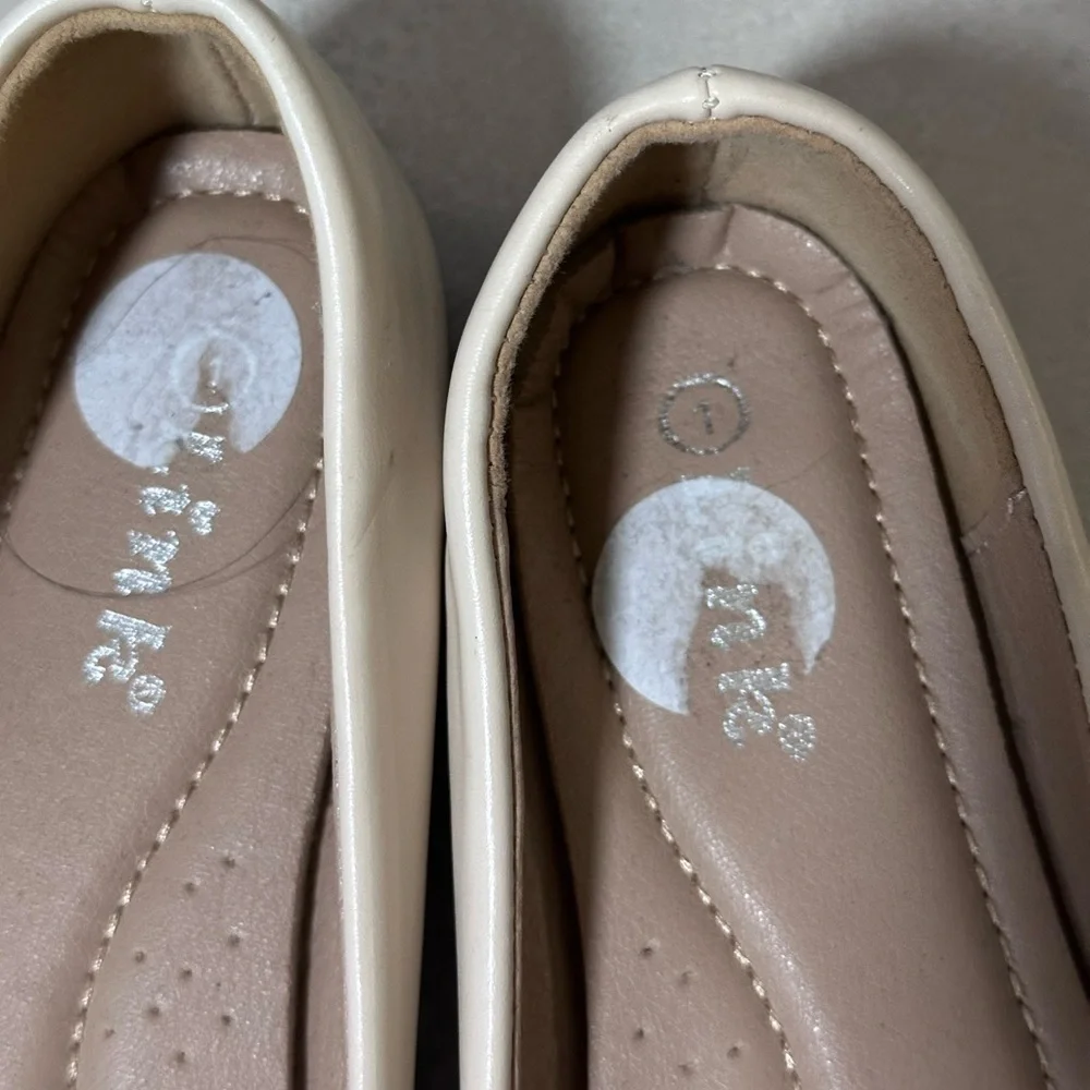 Link Girls Kids Flat Slip on Beige Dress Floral shoes size 1.‎